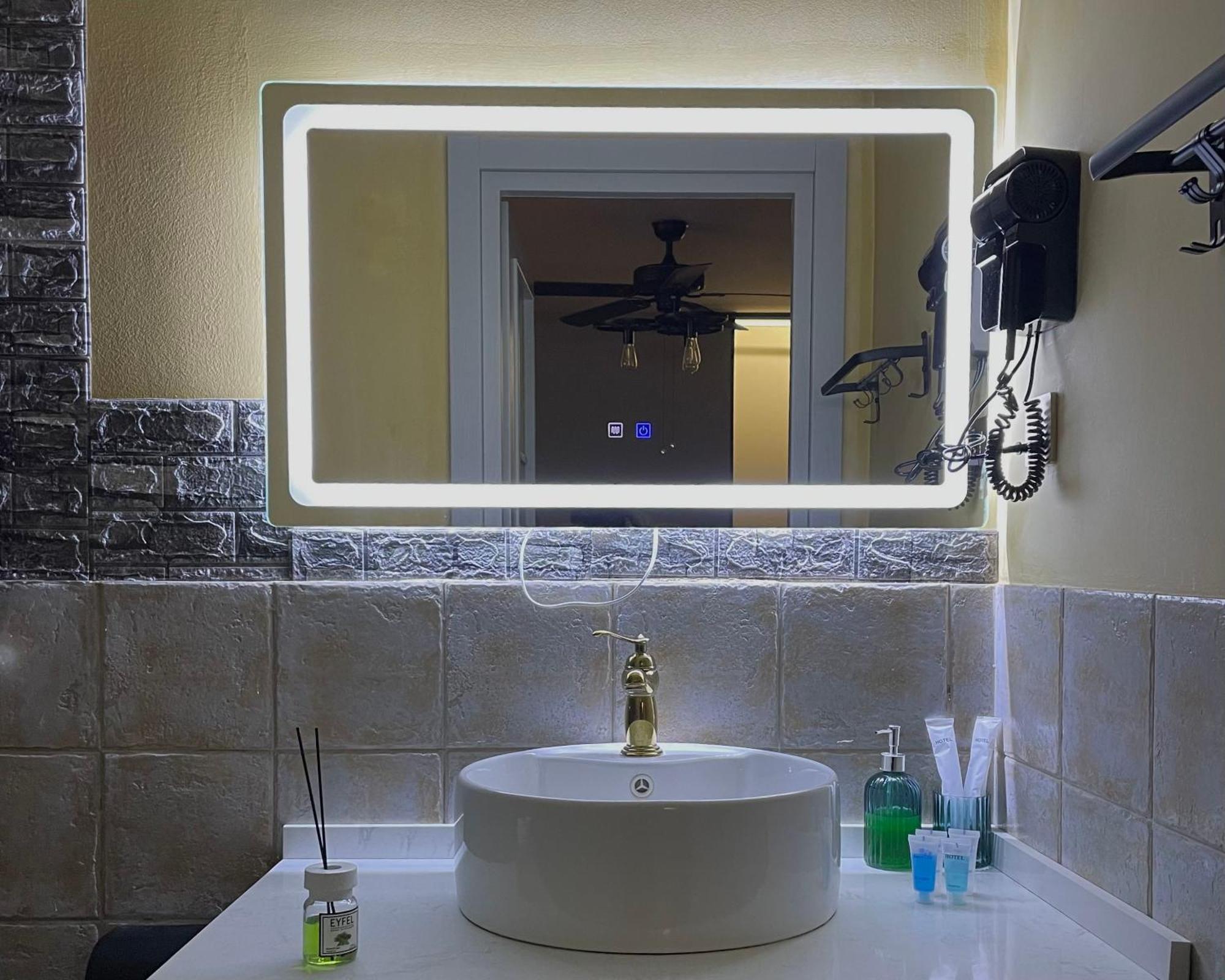 Apart Hotel Console ティビリシ エクステリア 写真